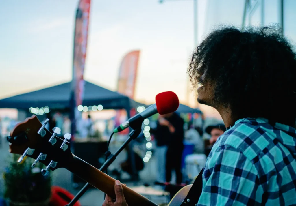 Live musik til sommerfest ved vandet