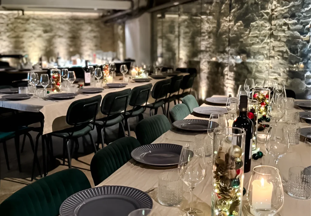 Ø64_eventlokale_københavn_firmafest_julefrokost_02 Opdækning til firmajulefrokost på Ø64 – Centralt eventlokale på Østerbro lige ved Trianglen