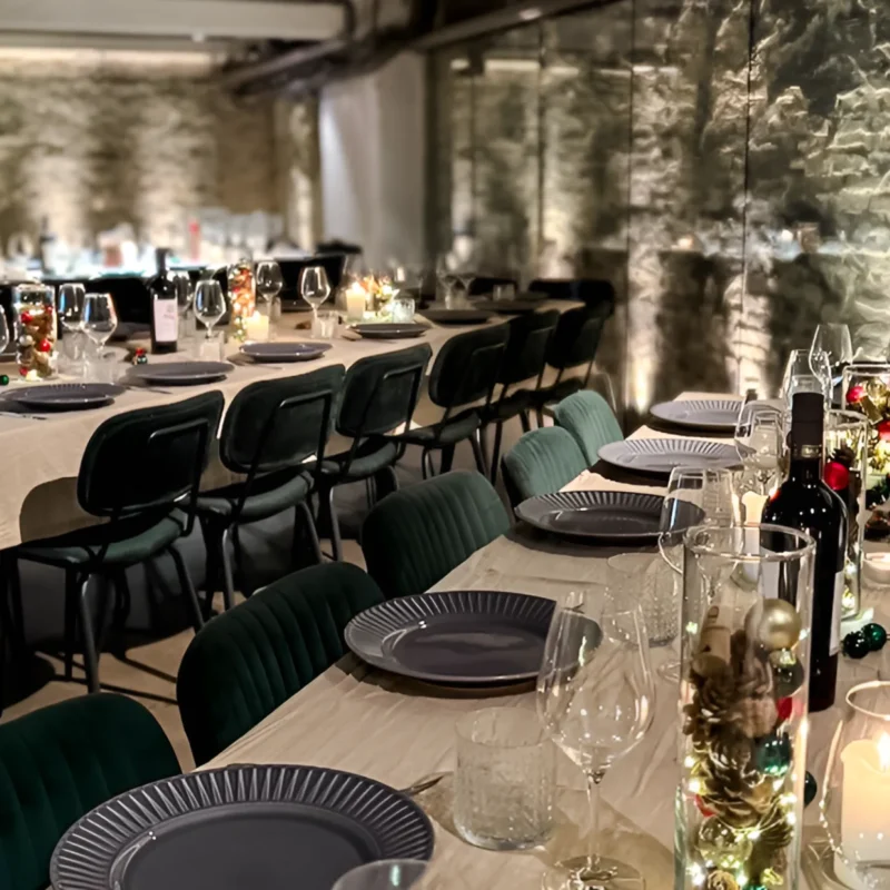 Opdækning til firmajulefrokost på Ø64 – Centralt eventlokale på Østerbro lige ved Trianglen