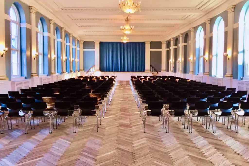 Møde og konference lokale centralt i København bag strøget. Perfekt til teamdage og konferencedage for virksomheder