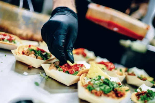 Foodtruck servering til sommerfest event