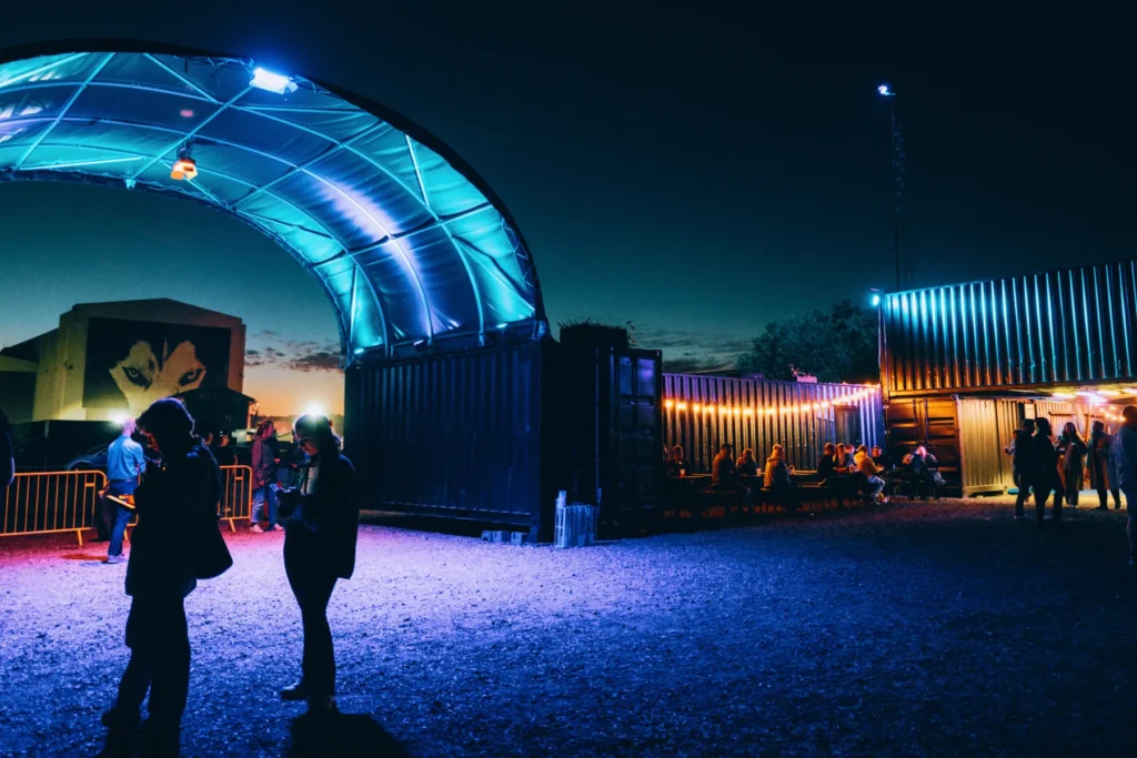 Eventmanagement og indgang til eventspace på Refshaleøen