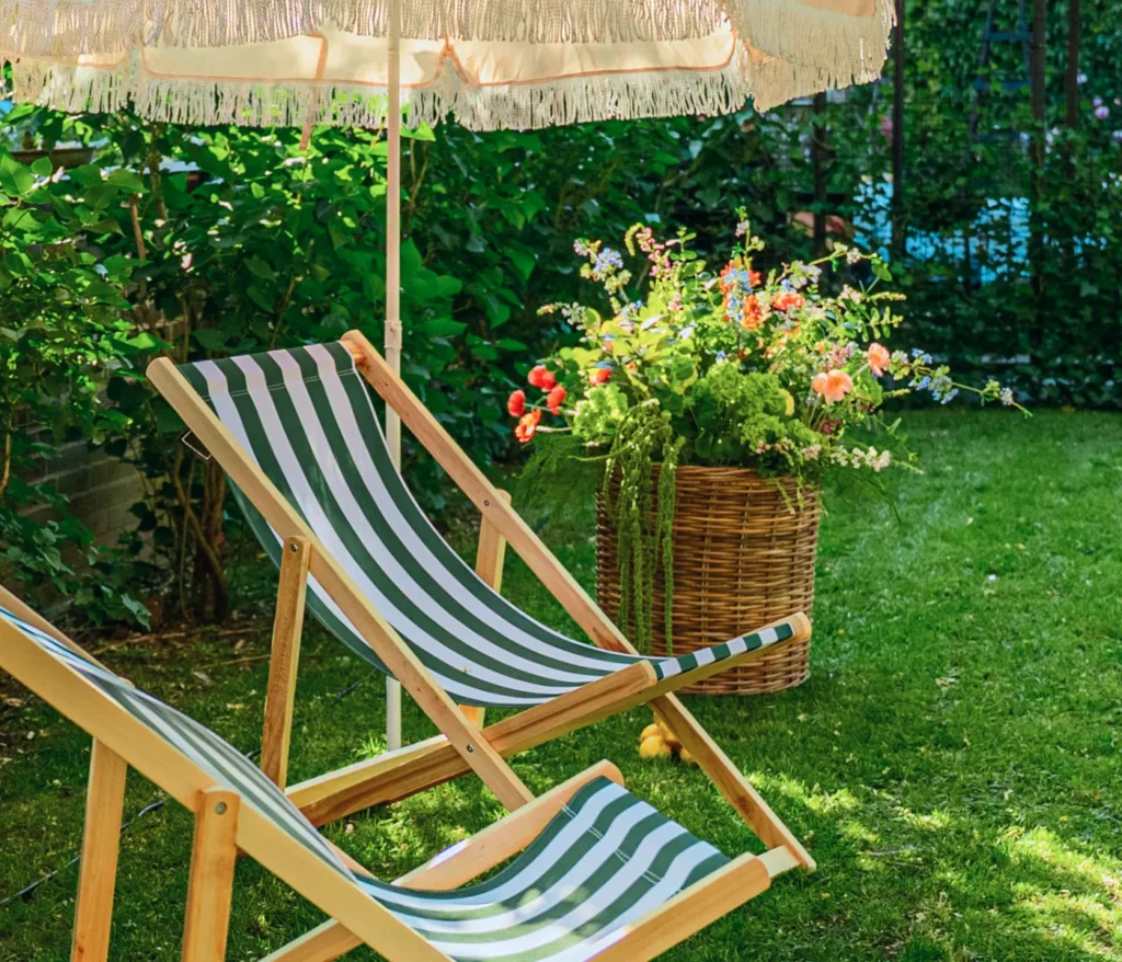 Event styling for a summer party with a southern European Riviera atmosphere and vibe