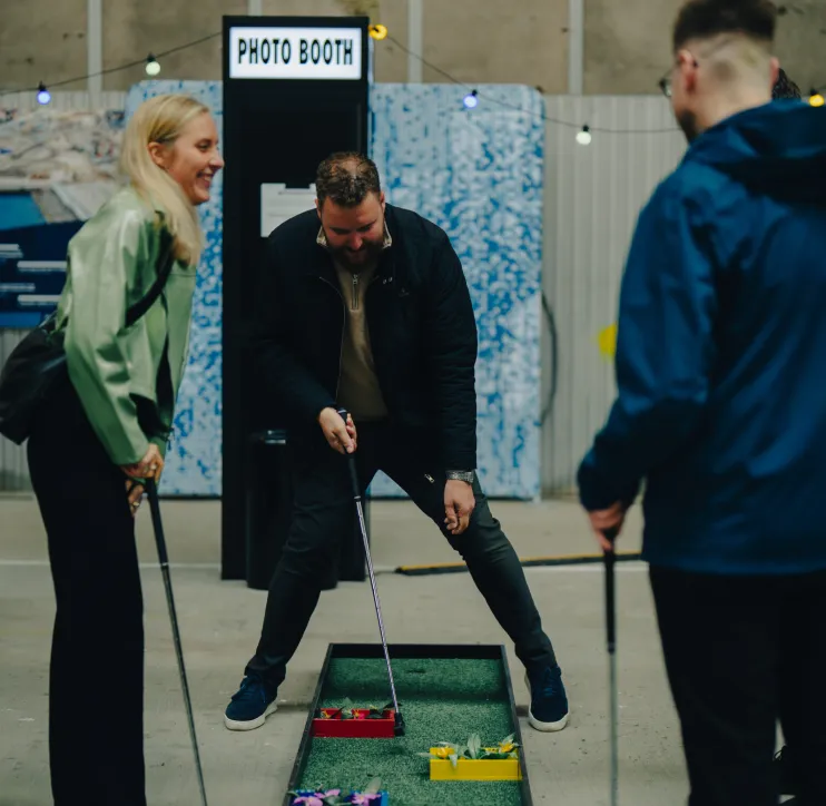 Der dystes i minigolf i loungezone til event i København