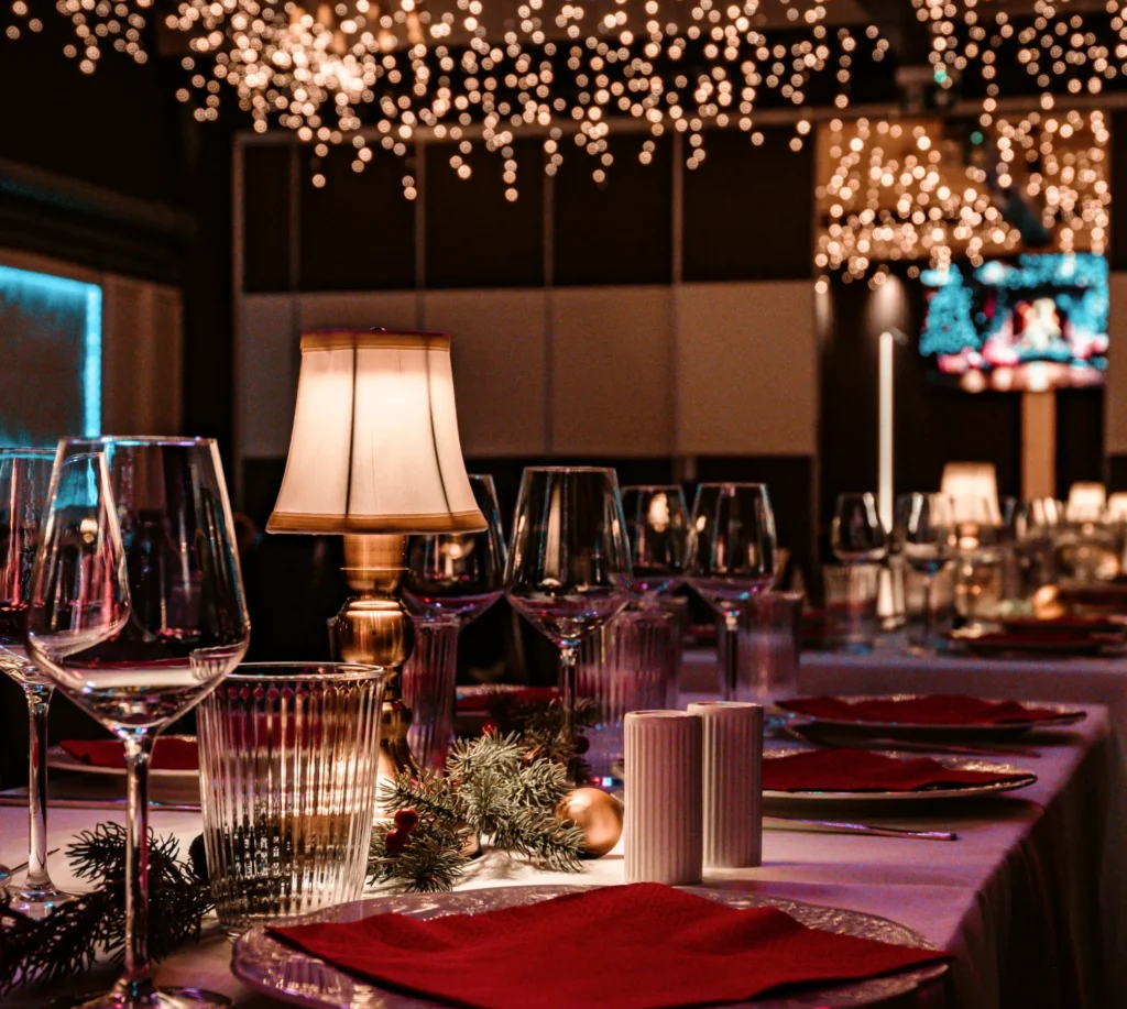 Event styling for a classic, cozy Christmas - Planning a company Christmas party in Copenhagen