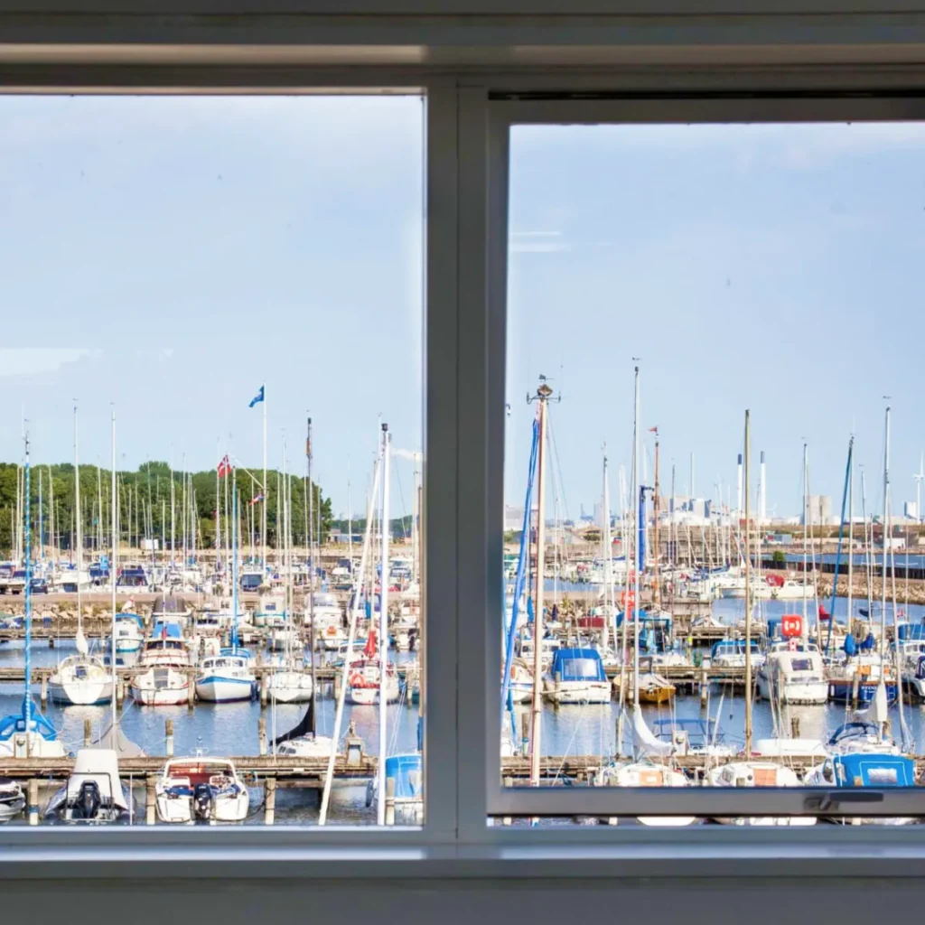 Udsigt over Kastrup Marina og Øresund fra Kastrup Strandpark