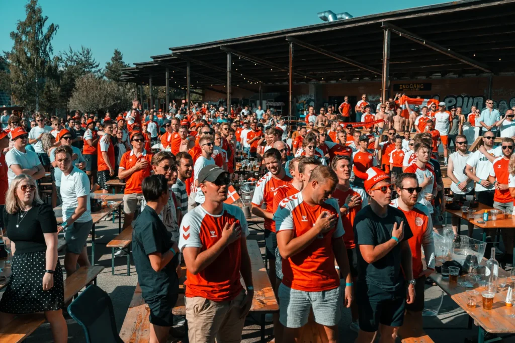 Fodboldfest med stemning, øl og fest i Odense