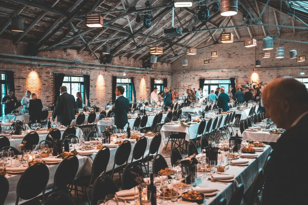 Firmafest med stemning og rustikke lokaler centralt i Odense