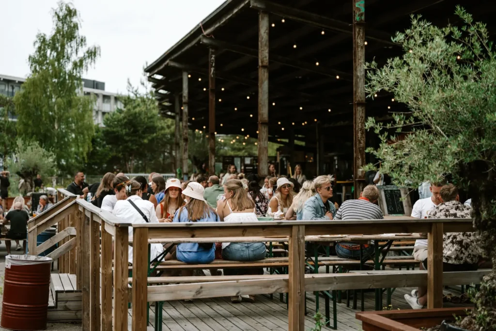 Streetfestival vibes til hyggelig sommerfest med firmaet centralt i Odense